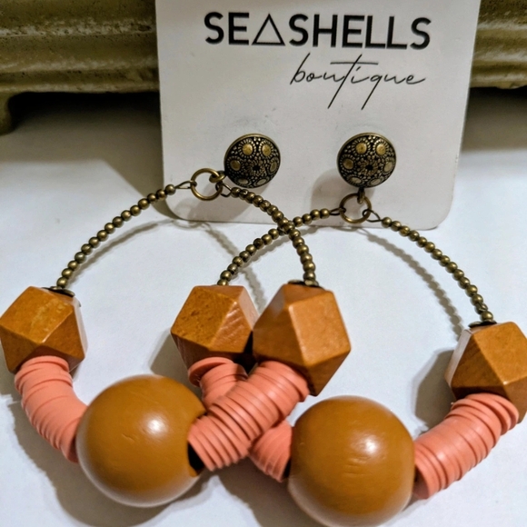 Seashells Boutique Jewelry - Pink and Brown Geometric Earrings